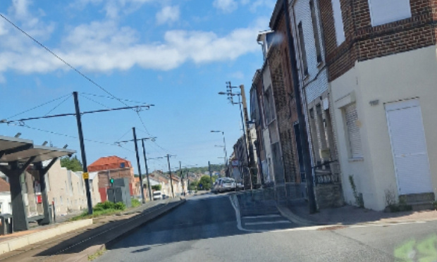 Danger public gens circulation pi&eacute;ton