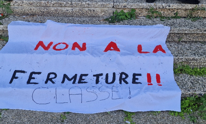 Urgent : une classe de maternelle ferme !
