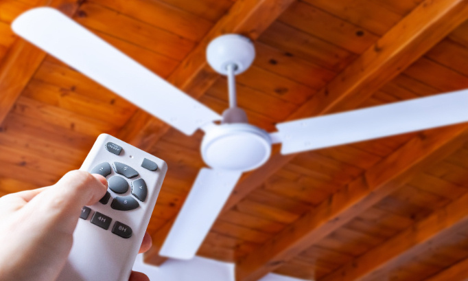 Pour la réparation des ventilateurs de plafond défectueux à l'école Edouard De Lépine