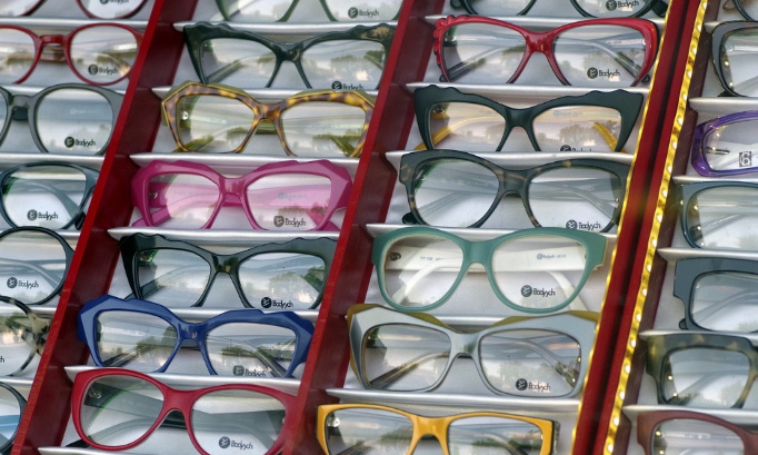 Des verres en plastique mais où est l’écologie ?