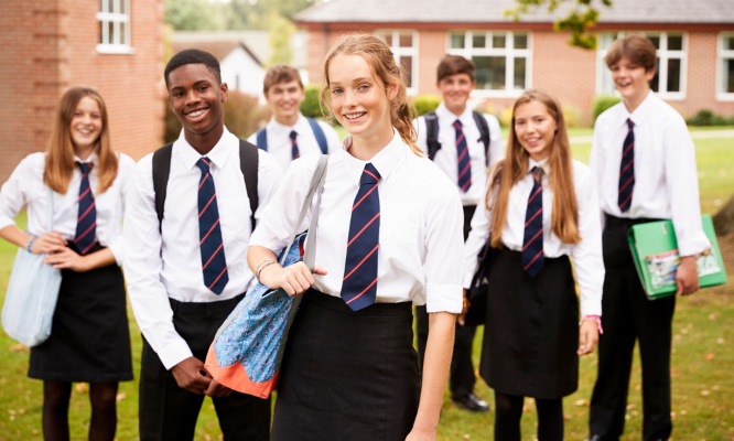 Oui à l'uniforme scolaire pour tous les enfants de France !