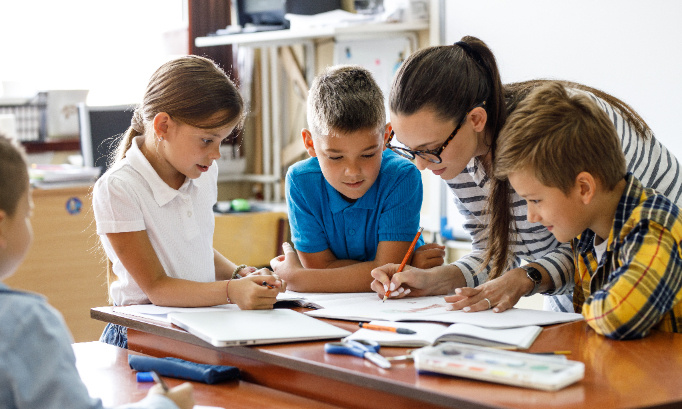 Pour un enseignant compensatoire pour la classe de Mme Hourdé.