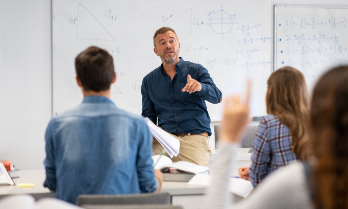 Pour que Mr Grollier reste professeur à Edward Branly !