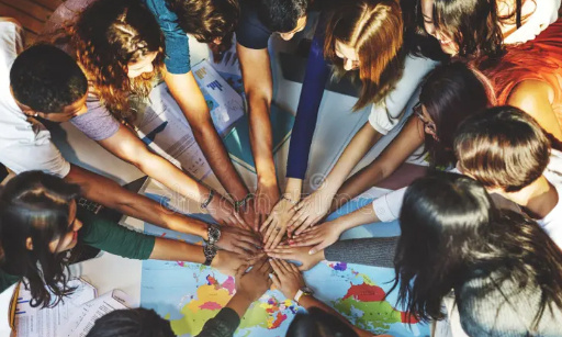 Arrêtez de refuser aux enfants l’accès aux voyages éducatifs en raison de leur nationalité ! / Stop denying children access to educational trips due to their nationality !