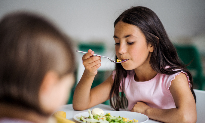 Pour que nos enfants mangent correctement et à leur faim chaque midi