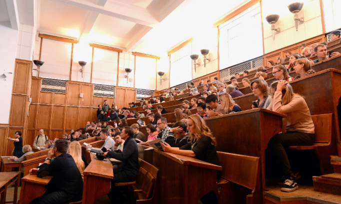 Pétition relative aux changements récents du calendrier des examens.