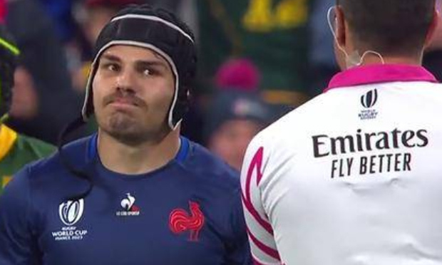 Emp&ecirc;cher la demi-finale et la finale de la coupe du monde de rugby de se jouer.