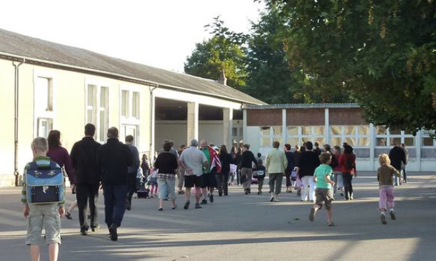 Pour le retour d'un Directeur à L'école primaire de Lormes (58) et contre la fusion maternelle/ primaire