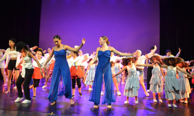 Non au licenciement d'Isabelle CATHELOT Professeur de Danse - ACLC Cordemais