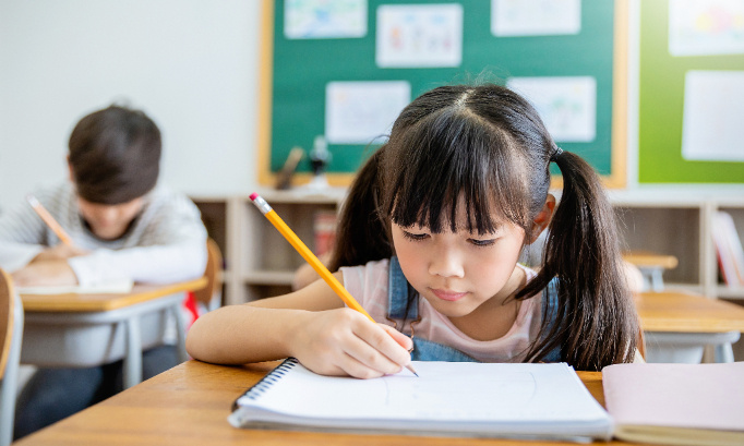 Stop à l'écriture inclusive à l'école, dans nos mails etc... Oui à la langue Française pour tous !