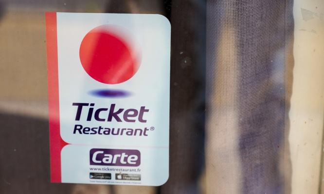 Non à la fin des paiements des aliments primaires par chèques restaurant !