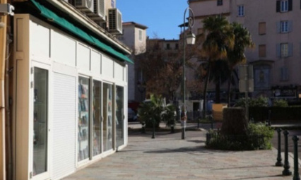 Non à la fermeture de la plus vieille librairie d'Ajaccio (La librairie des Palmiers) !