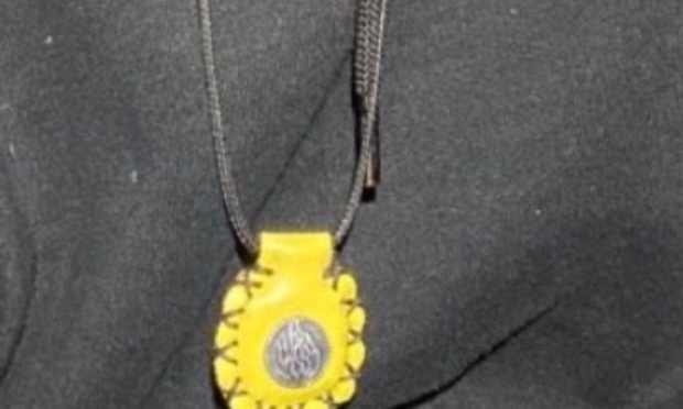 Que Nath me passe son petek jaune.