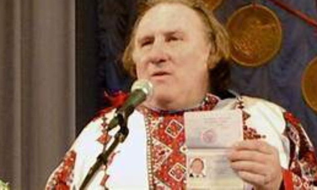 QUAND GERARD DEPARDIEU FAISAIT UN DOIGT D'HONNEUR A LA FRANCE