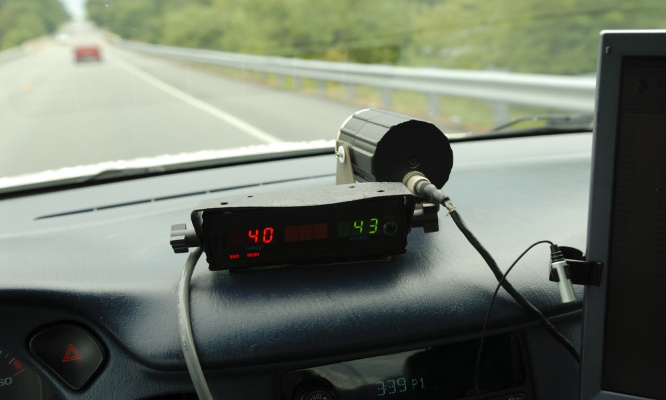 Stop à l'intelligence artificielle à l'intérieur des voitures ! Oui à la vie privée d'autrui !