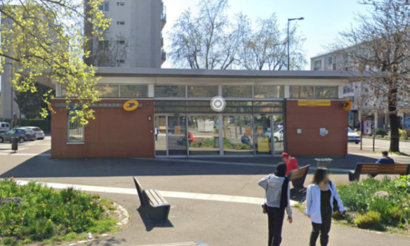 Pour la réouverture de la Poste Jean Perrot !