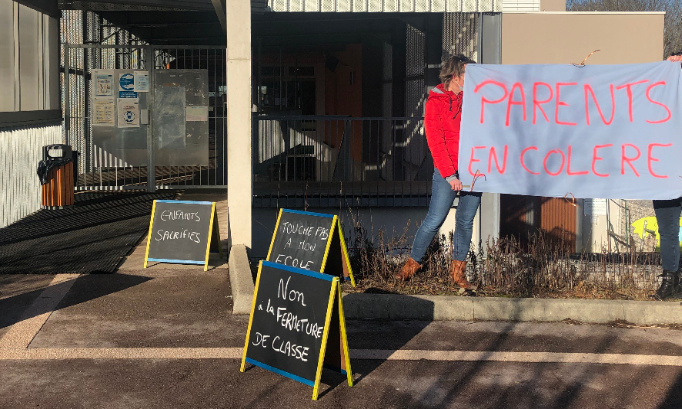 Parents en colères : NON à la fermeture d'une classe à Arinthod en 2024 !