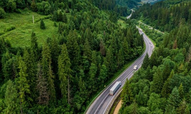 Pour l'nterdiction des poids lourds dans les gorges du Val-de-Fier sur la D14 !