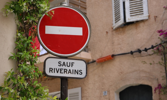 Pour une autorisation des riverains à prendre le sens interdit rue du Tonnet