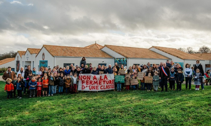 Ecole Jules Verne à Rouans - Non à la fermeture de notre classe, oui à une éducation de qualité.