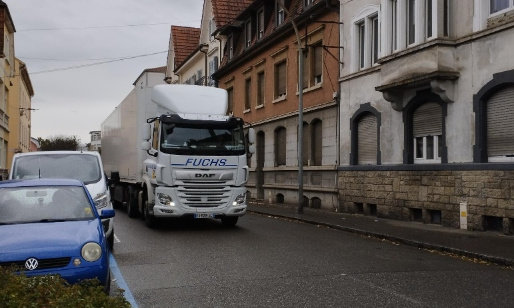 Stop aux nuisances sonores et à la circulation des camions de plus de 3,5 tonnes
