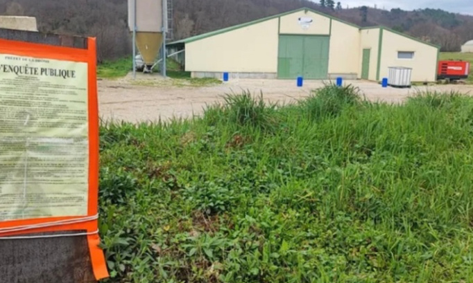 Non au « super-élevage » de poulets à Peyrins