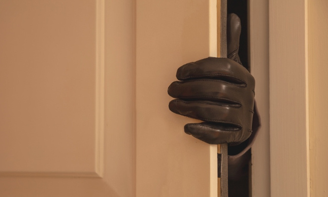 Pour plus de Sécurité à Bauvin installation de caméra ou de portail dans les résidence