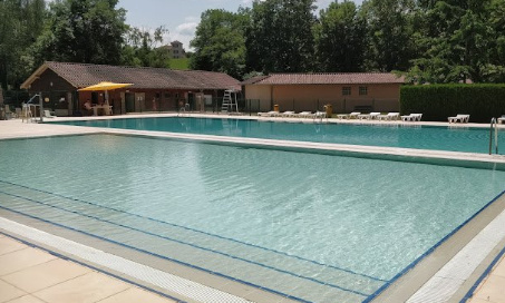 Non à la fermeture de la piscine communautaire d'Aze au public !