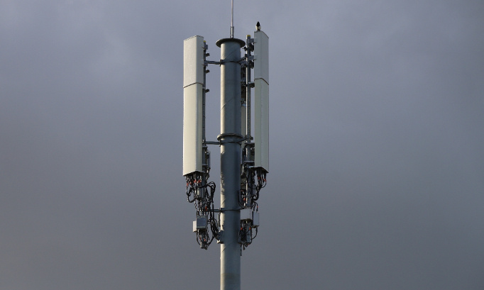 Non aux antennes-relais sur les immeubles : 44, 46 et 46 bis rue Albert Joly à Versailles