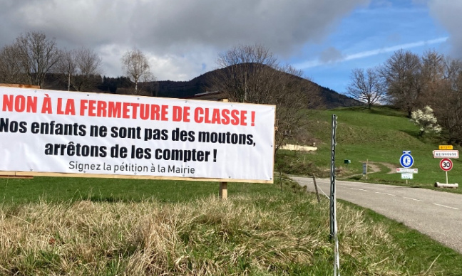 Non à la fermeture de classe à Geishouse !