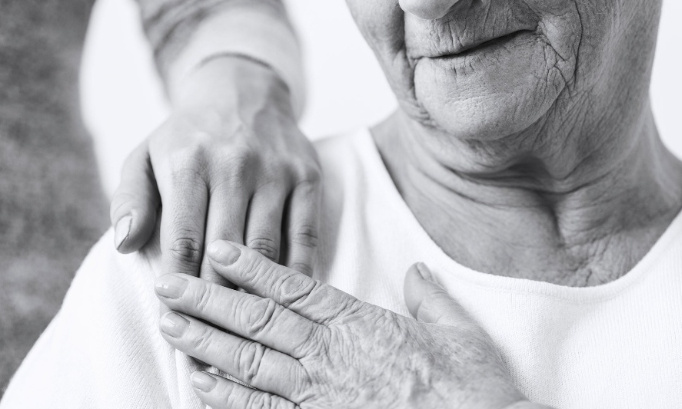 Pour une loi spécifique adaptée au grand âge avec des moyens financiers et un personnel soignant en nombre suffisant en EHPAD