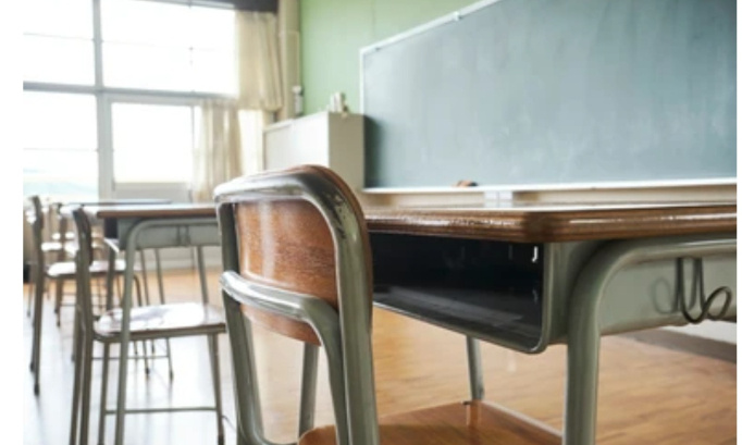 NON à la fermeture de classe à l'école de Perriolat