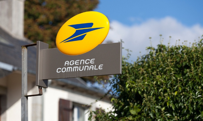 Non à la fermeture du bureau de poste Poitiers Libération