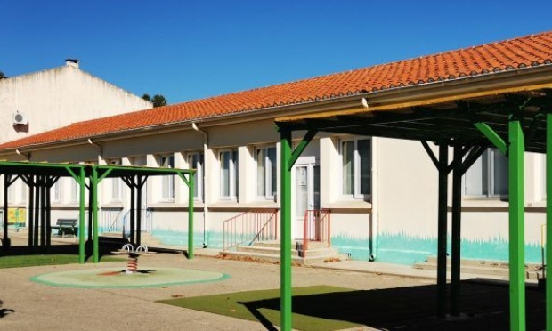 defense de l'école maternelle dolto a Montreuil
