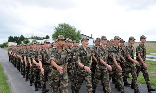 Rétablissement du service militaire obligatoire