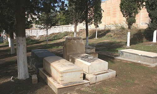 Compagne de nettoyage et d'entretien des cimetières à Saida Algérie