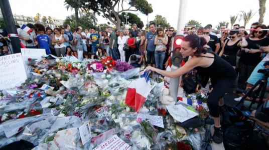 Interdiction du voile islamique tant que la France sera menacée par l'Islam radical