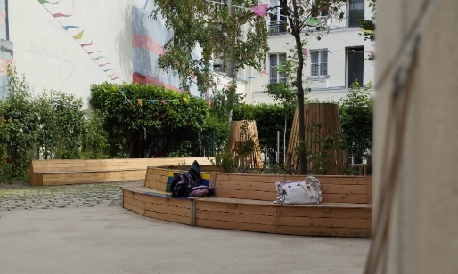 NON À LA FERMETURE DE CLASSE À L ÉCOLE MATERNELLE DES TAPISSERIES PARIS 17