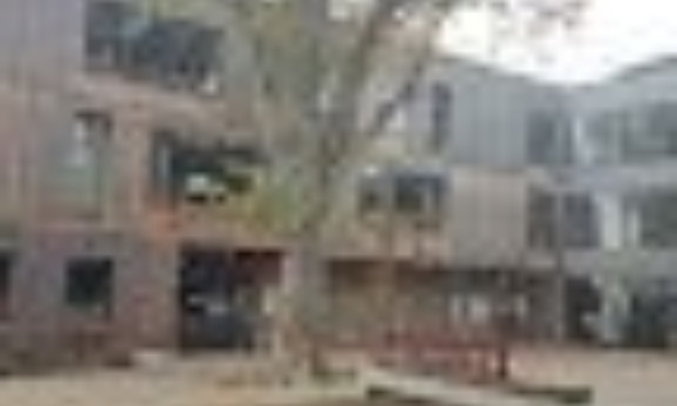 une classe specifique pour que les touts petits soit acceuillis a l 'ecole dolto maternelle de Montreuil ET FAIRE UN LIEN SOCIAL AVEC LES CRECHES