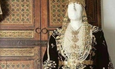 suppression de la photo du caftan marocain dans le dossier alg&eacute;rien de l'UNESCO