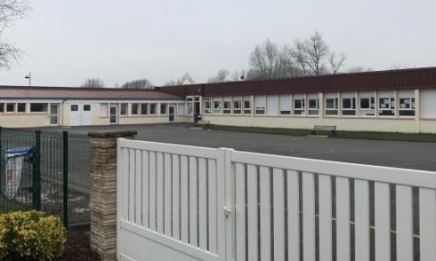 Non à la fermeture de classe à l'école de camiers