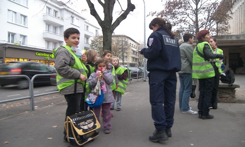 Plus de sécurité aux abords des écoles et lieux de cultes français