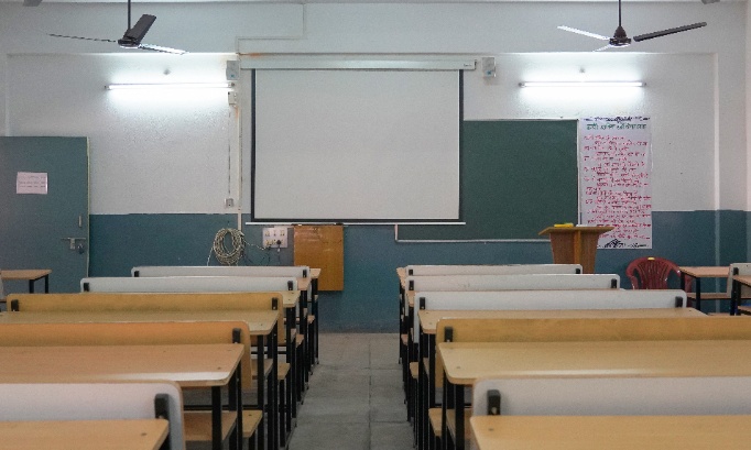 Non au projet de passer à 2 classes de 30 élèves minimum en 4 ème en 2025-2026