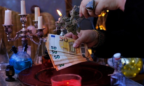 Contactez +33 7 56 92 74 16 Prof Abila, Grand ma&icirc;tre marabout magicien en France - Rituel pour attirer l'argent - Rituel pour attirer la chance - Rituel pour devenir riche - R&eacute;sultats rapides.
