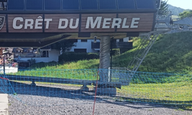 NON à la fermeture estivale du télésiège du Crêt du Merle en 2026 !