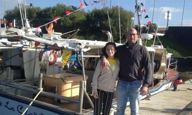 L’administration bloque son navire à quai – aidez-le à sauver son entreprise avant qu’il ne soit trop tard !