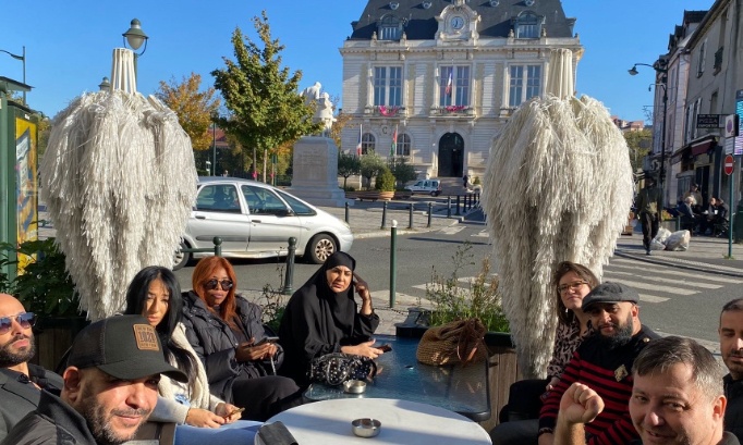 Barrons la route à PIRIOU et SOAVI. NON à la vente. Respectons les dernières volontés de Madame BOUARD