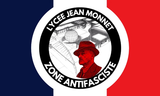 Une belle passerelle dont le décor est choisi par les élèves