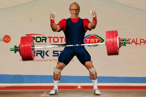 La médaille d'or d'haltérophilie pour Yves Hirschfeld aux Jeux Olympiques.