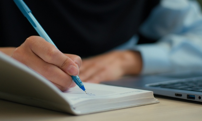 Pétition contre la non-reconduction de Madame Sandrine Coursat